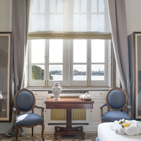 Vittoria - House Of Charme 4* メッシーナ
